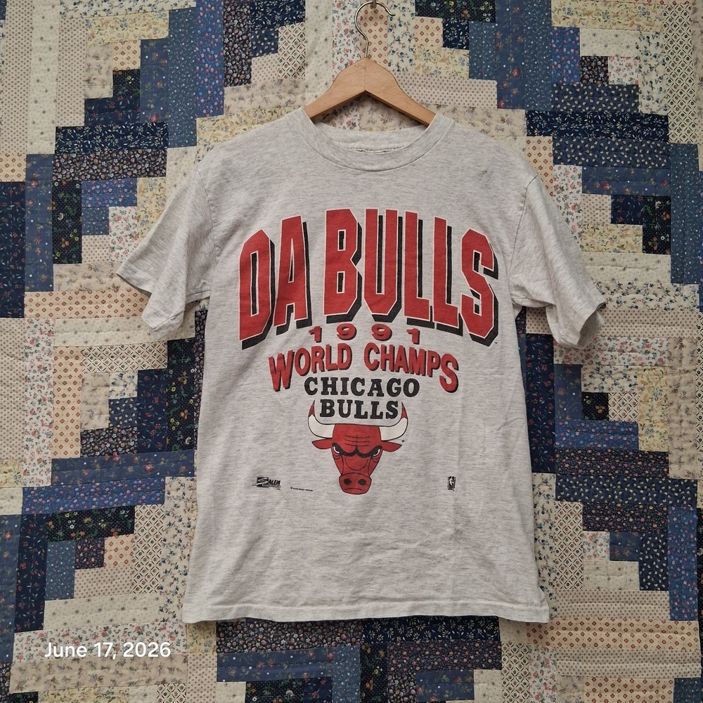 Vintage 1991 Da Bulls Chicago 1991 World NBA Champs Salem Sportswear Shirt Sz M